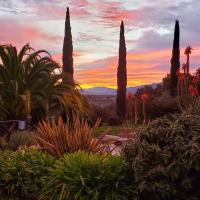 Peaceful Ranch Resort and Vineyard View, Pool Access, hotel din Solvang