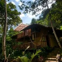 Chirapa Manta Amazon Lodge, hotel v destinaci Lamas