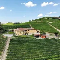 Costa di Bussia, hotel a Monforte dʼAlba