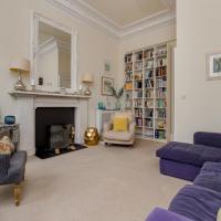 325 - Delightful 2 bedroom apartment situated in typical 18th century square, hotel in Edinburgh