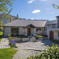 Lakes Retreat - Queenstown Holiday Home