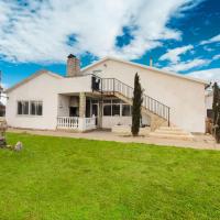 Lavish Villa in Villamuriel de Cerrato with Swimming Pool