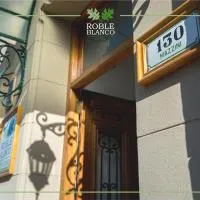 Hotel Roble Blanco, хотел в Часкомус