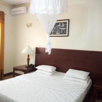Peniel Beach Hotel: Entebbe şehrinde bir otel