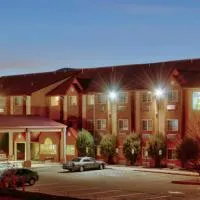 Western Skies Inn & Suites、Los Lunasのホテル