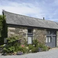 The Stone Barn Cottage, хотел в Holne