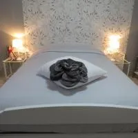 Chambre d'hôtes La Clé du Bonheur，Manthelon的飯店