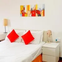 Cozy Master Room at Suria Kipark Damansara Apartment Homestay Sleeps 3 with Fully Equipped Kitchen and Laundry, hotel a Kepong
