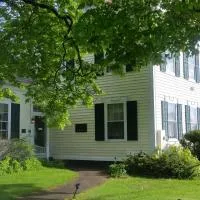 Strong House Inn، فندق في Vergennes