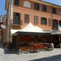 Albergo Ristorante Cavallo Bianco, отель в городе Дронеро
