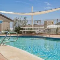 Twin Waters Caravan Park, hotel a Dawesville