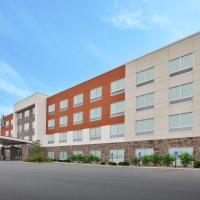 Holiday Inn Express & Suites - Parkersburg East, an IHG Hotel