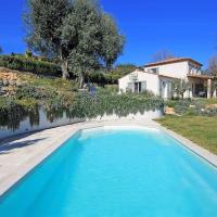 Côte d'Azur, Villa New Gold Dream with heated and privat pool, sea view, hôtel à Le Rouret
