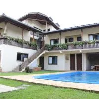 Pousada Adler, khách sạn ở Treze Tílias