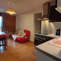Appartement neuf avec terrasse sur Praloup 1600: Uvernet şehrinde bir otel