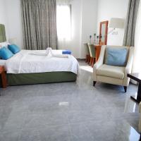 Warsan Star Residence - Home Stay, hotel in International City , Dubai