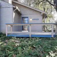 Alta Sierra Village Inn, отель в Грасс-Валли