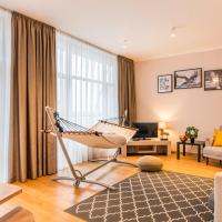 Central 2-level Penthouse with Terrace and free parking, hotel in Petersala-Andrejsala, Riga