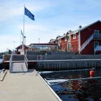 Kajkanten Restaurang B&B, hotel v destinaci Köpmanholmen