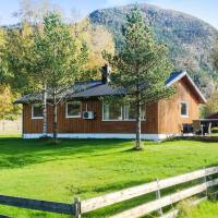 Gorgeous Home In Nord-statland With House A Mountain View, hotel near Namsos Airport - OSY, Nord-Statland