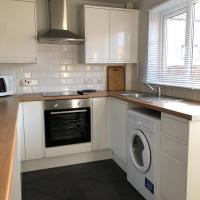 spacious 2 bedroom house, hotel in Shotton