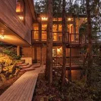 The Sanctuary Retreat Salt Spring Island، فندق في Salt Spring Island