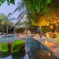 Out of Africa Town Lodge, hotel di Otjiwarongo