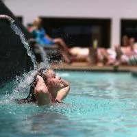 Windtown Lagoon Hotel، فندق في لانجيبان