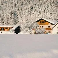 Der Tannenhof - das Radfahrerhotel, hotell i Reutte