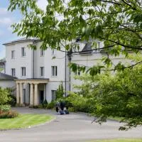 Bowood Hotel, Spa, and Golf Resort, hotelli kohteessa Chippenham