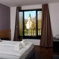 Ludwig Hotel, hotel u gradu Martonvásár