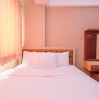 1BR Apartment for 3 Pax at Signature Park Grande By Travelio, hotel di Cawang, Jakarta