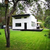 Exclusive NEW Vacation House in Pine Wood Close to the Sea & Lakes - Villa Gauja, Hotel in Gauja