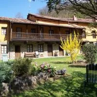 Corrada de Torales, hotel u gradu 'Bárzana'