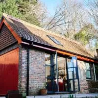 Tiny Cottage with Terrace & Parking, Central Lewes, hôtel à Lewes