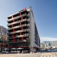 Radisson RED Hotel V&A Waterfront Cape Town, מלון ב-Silo District, קייפטאון