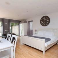 Self-contained Apartment, hotel in Corsham