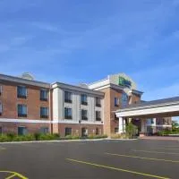 Holiday Inn Express Niles by IHG, hotel en Niles
