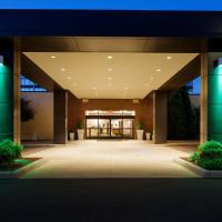 Holiday Inn and Suites Charleston West, an IHG Hotel, отель в городе Чарльстон