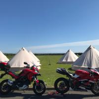 4Ever TT Glamping for Classic TT, hotel in Colby