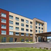 Holiday Inn Express & Suites Duluth North - Miller Hill, an IHG Hotel、Hermantownにあるダルース国際空港 - DLHの周辺ホテル
