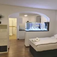 SLO. Apartments, מלון בBakov nad Jizerou