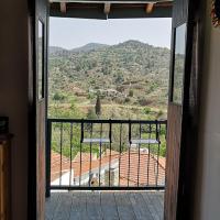 Mountain Traditional Village House Writer's Retreat, hotel in Limassol