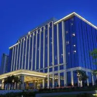 HUALUXE Yangjiang City Center، فندق في يانغجيانغ