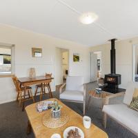 The Green Trout - Paraparaumu Beach Holiday Home, viešbutis mieste Paraparaumu Beach, netoliese – Kapiti Coast Airport - PPQ