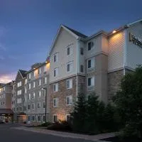Staybridge Suites North Brunswick by IHG، فندق في نورث برونزويك