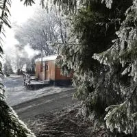 Benno der Wagen - kreativ gestaltetes Tiny House AM WALDRAND Nahezu Alleinlage Rennsteig Grünes Band NATUR PUR Hund willkommen, viešbutis mieste Tettau