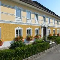 Lindenhof- Fam. Forstmayr – hotel w mieście Haag