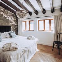 Ocho Suites & Kitchen