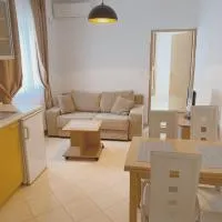 Apartments Sneki, hotel din Baošići
